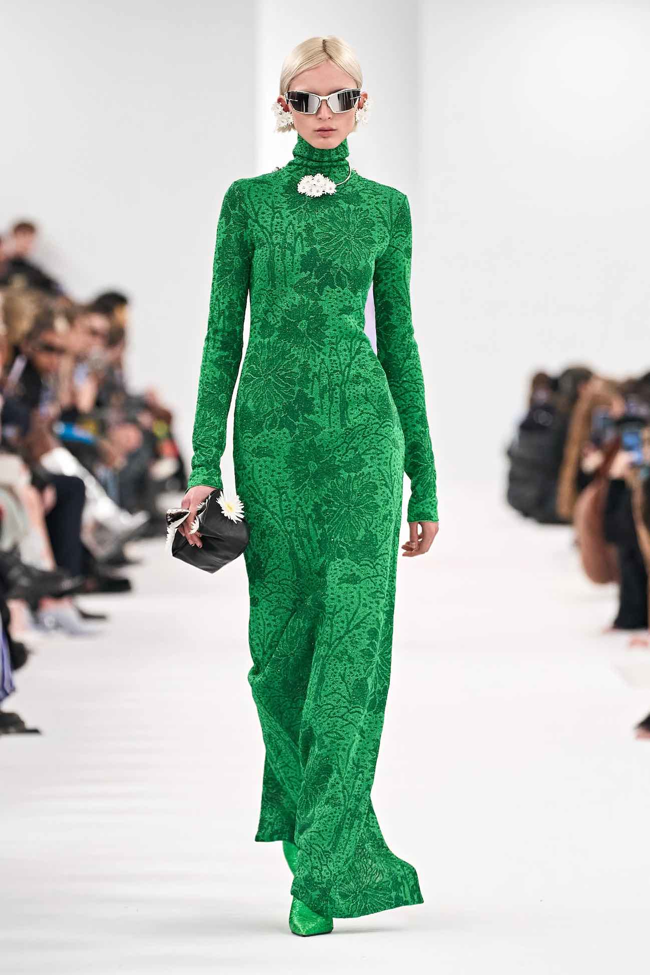 givenchy_fw2324_credit_gorunway_voguerunway_frontrow_roselindefriedrich